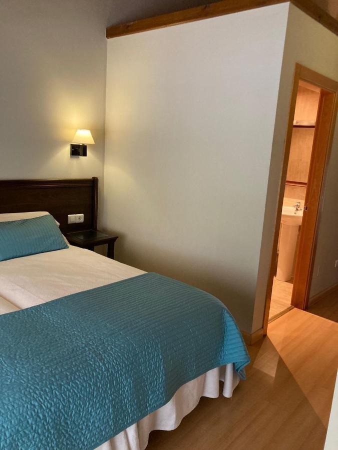 Apartamentos Aldea Del Puente Onís Exteriör bild