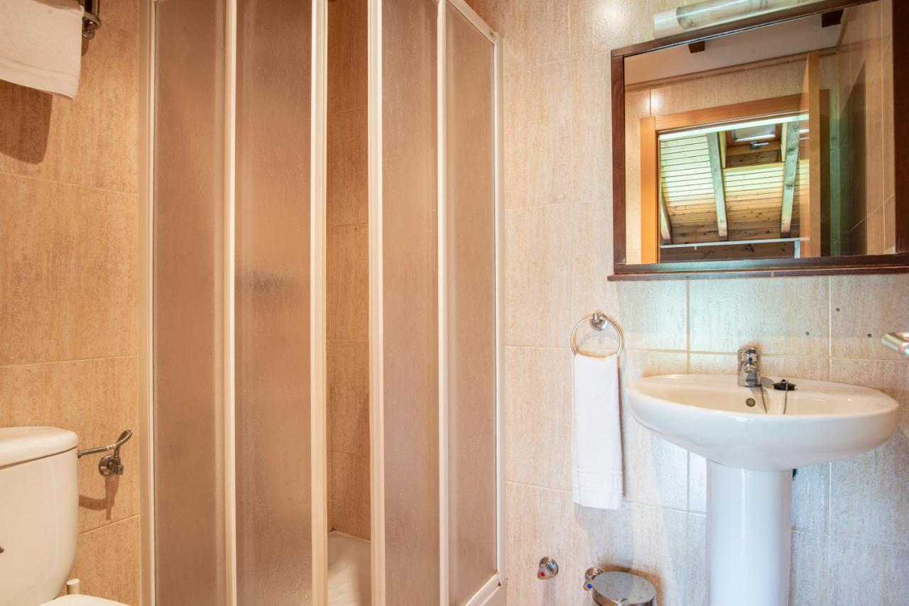 Apartamentos Aldea Del Puente Onís Exteriör bild