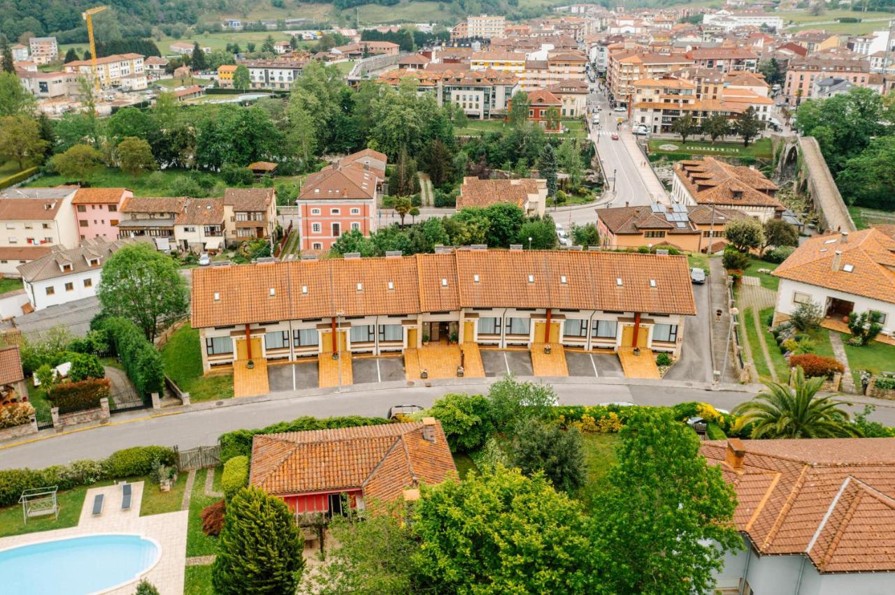 Apartamentos Aldea Del Puente Onís Exteriör bild