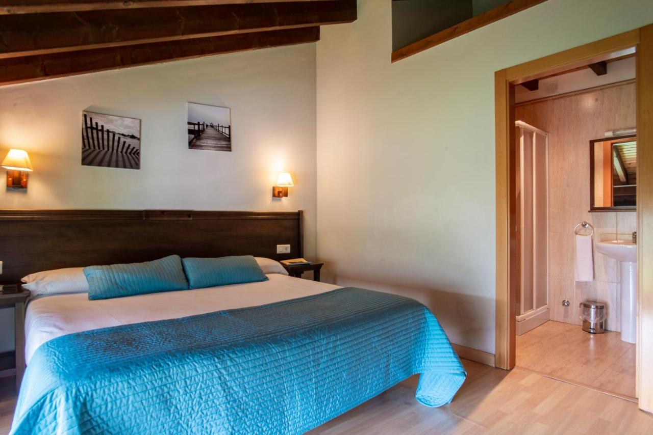 Apartamentos Aldea Del Puente Onís Exteriör bild