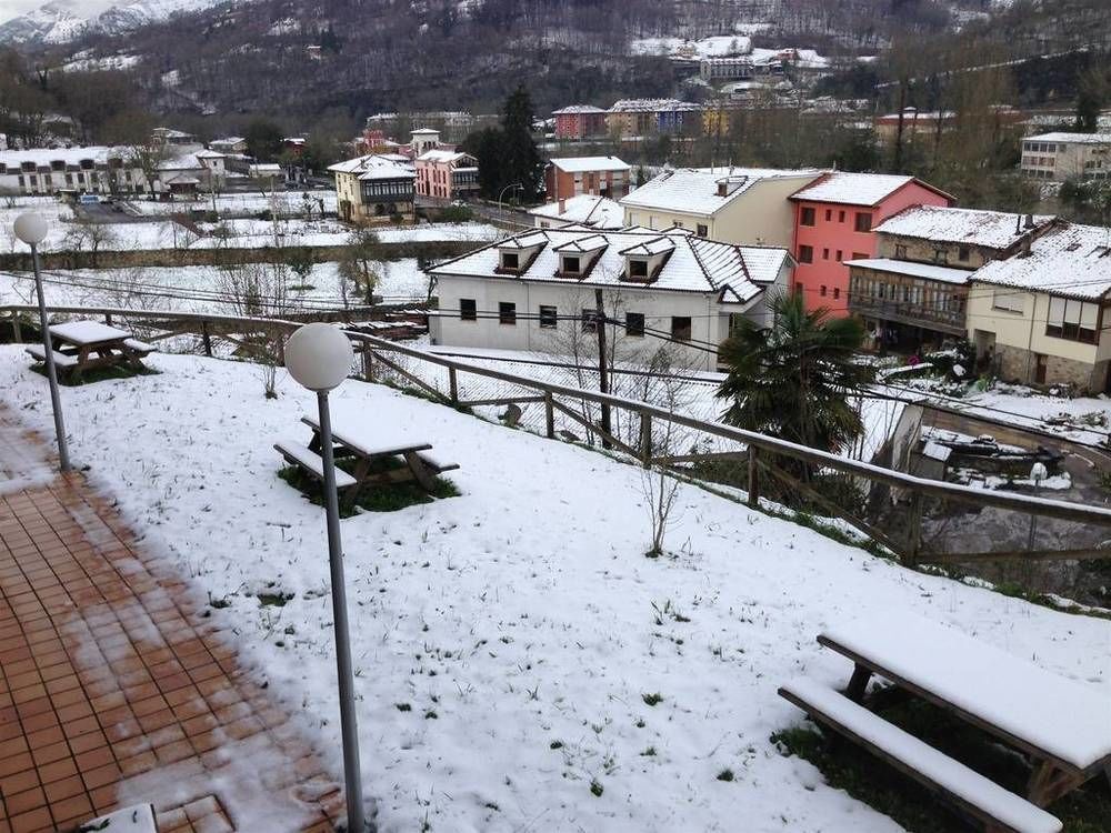 Apartamentos Aldea Del Puente Onís Exteriör bild