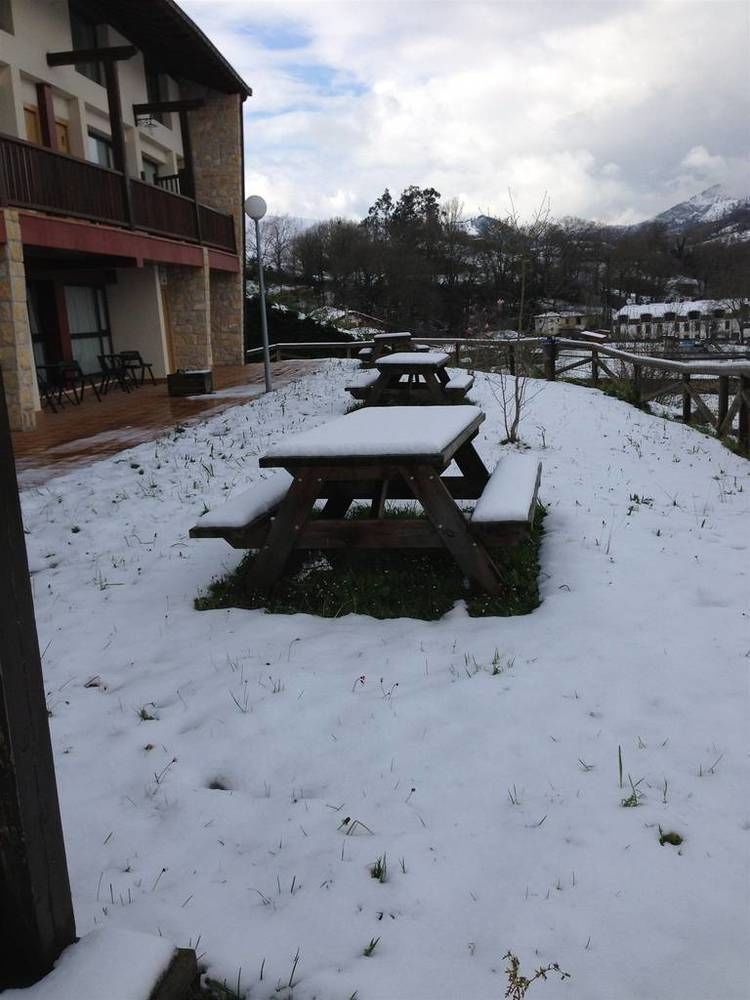 Apartamentos Aldea Del Puente Onís Exteriör bild
