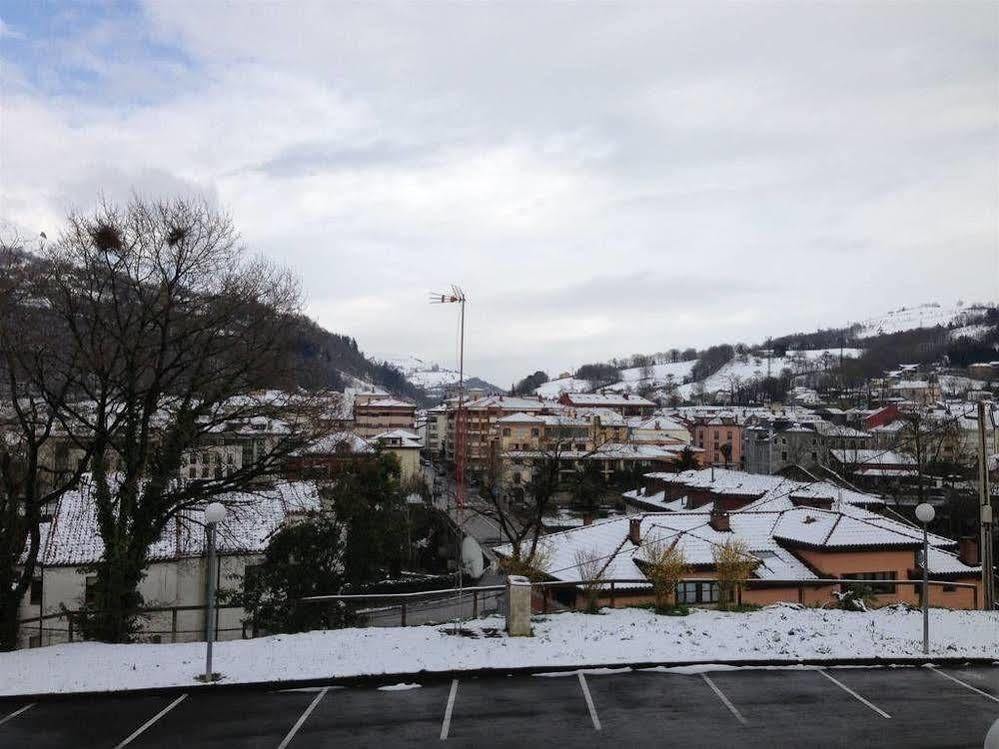Apartamentos Aldea Del Puente Onís Exteriör bild